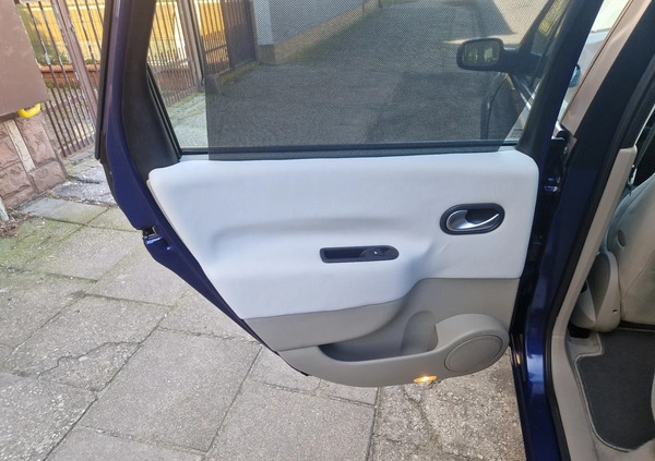 Renault Grand Scenic cena 10900 przebieg: 225000, rok produkcji 2004 z Kleczew małe 121